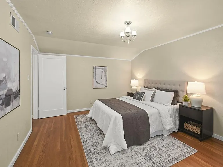 535 Bertola St — Photo 10