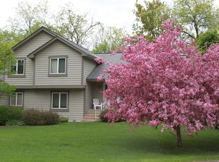 10880 Joy Ln, Minnetonka, MN 55305