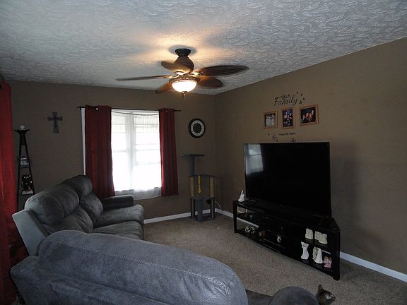 4th image of 1412 Grand Island Ave