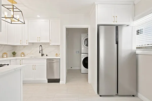 2 bed, 1020 sqft, $2,887 — Photo 2