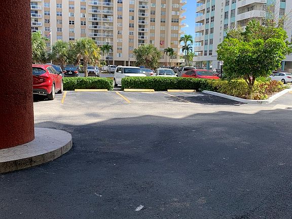 4th image of 1825 S Ocean Dr APT 804