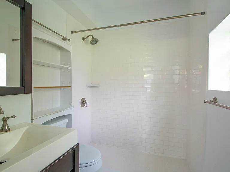 336 SW 18th Ter — Photo 17