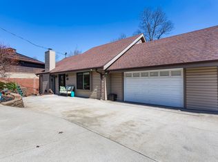 132 Honeysuckle Ln, Huntington, WV 25701