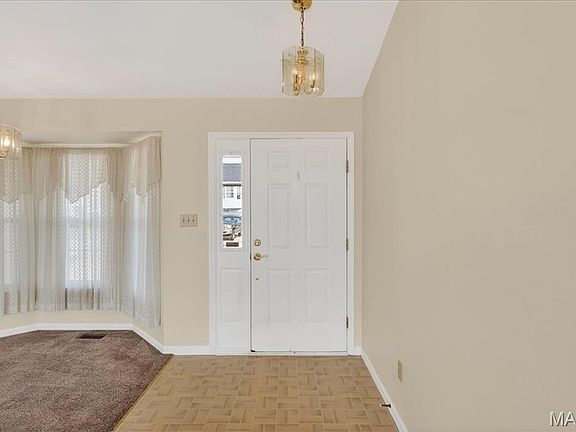 4th image of 4159 Whitehall Dr