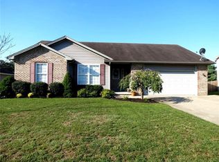 6142 E Meadow Ridge Rd, Columbus, IN 47203