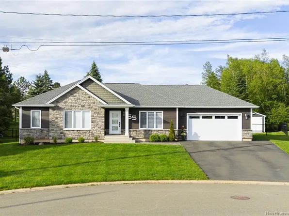 65 Aboiteau St, Dieppe, NB E1A 8Z8