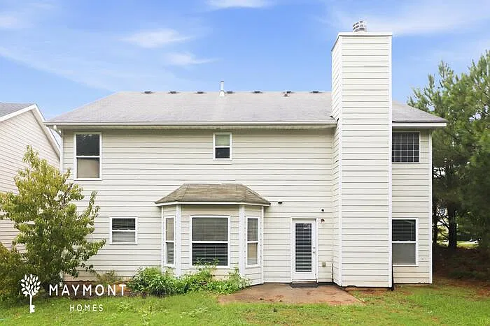 4 bed, 2.5 bath, 2858 sqft, $2,545 — Photo 3