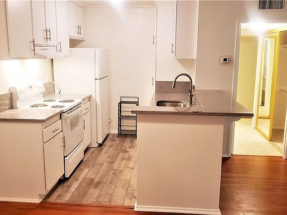2nd image of 23515 Lyons Ave Unit 125