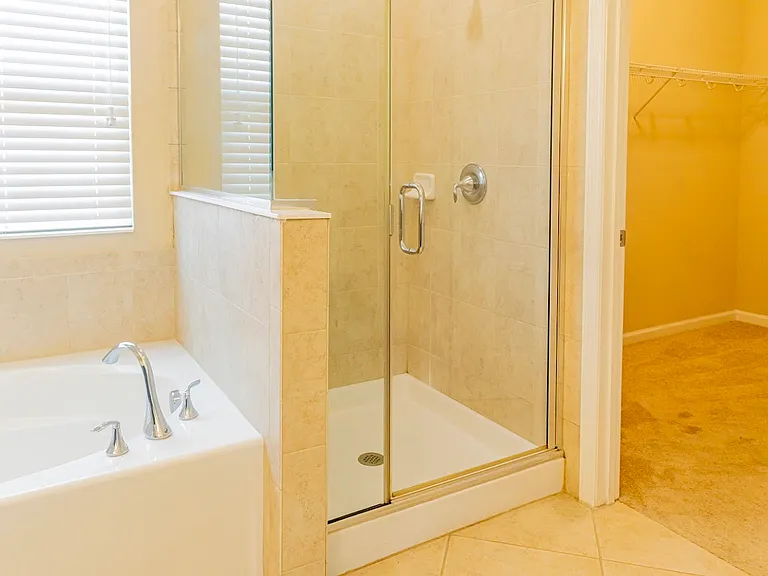 10104 Bedford Lakes Ct — Photo 14