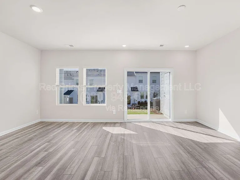 5543 Worrell Way — Photo 4