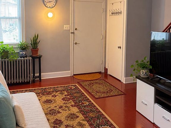 4th image of 4052 M St