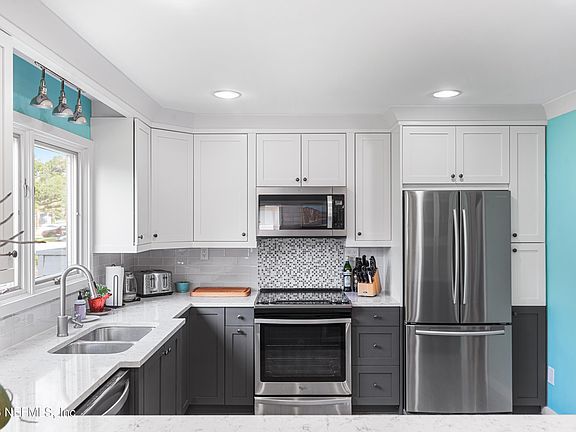 5th image of 328 QUAIL POINTE Drive