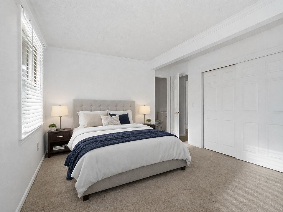 1st image of 100 Quarry Rd #100H