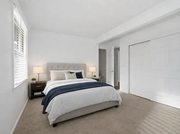 100 Quarry Rd, Hamburg, NJ