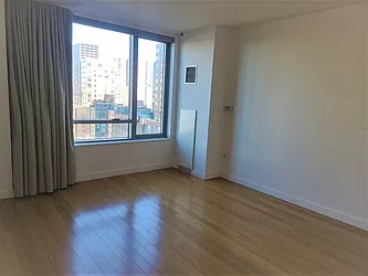 Rented by R New York