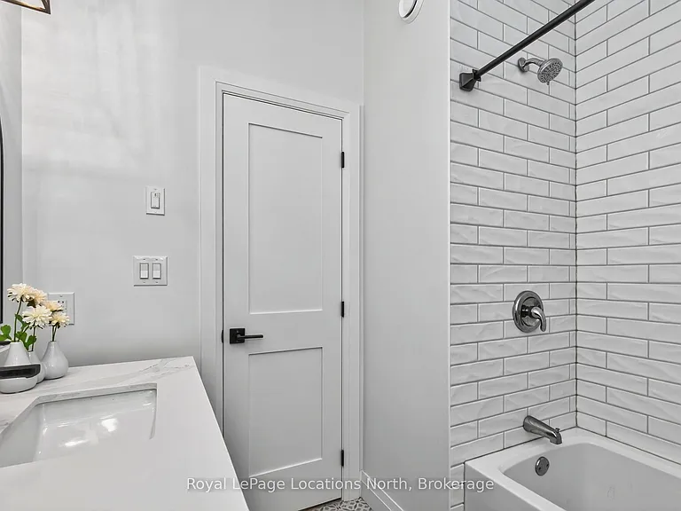 15 Pinecone Ave — Photo 37