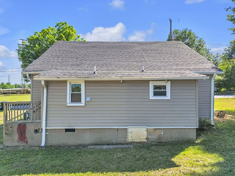 104 Lake Ave — Photo 26