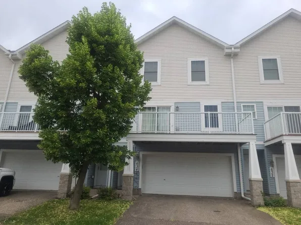 634 Gateway Pl, Woodbury, MN 55129