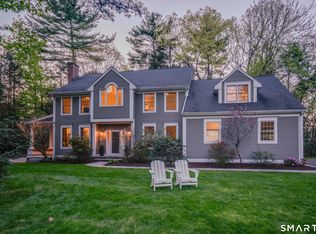 7 Woodleigh Place, Simsbury, CT 06089