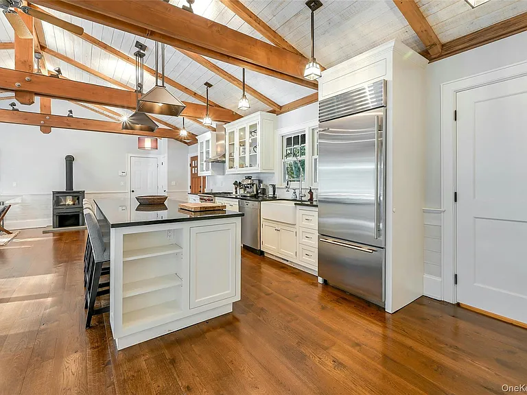 1600 Pine Tree Rd — Photo 8