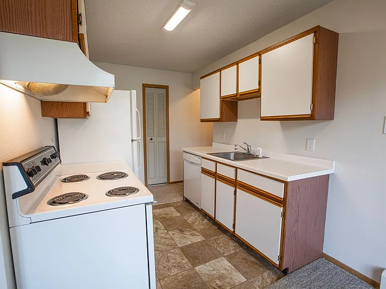1960 Roosevelt Dr #99 — Photo 3