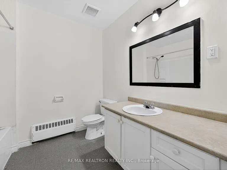 275 Wentworth St W #217 — Photo 11