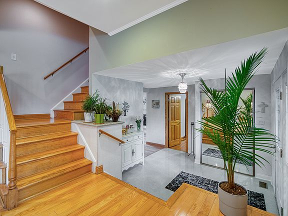 4th image of 1110 Concord Ln