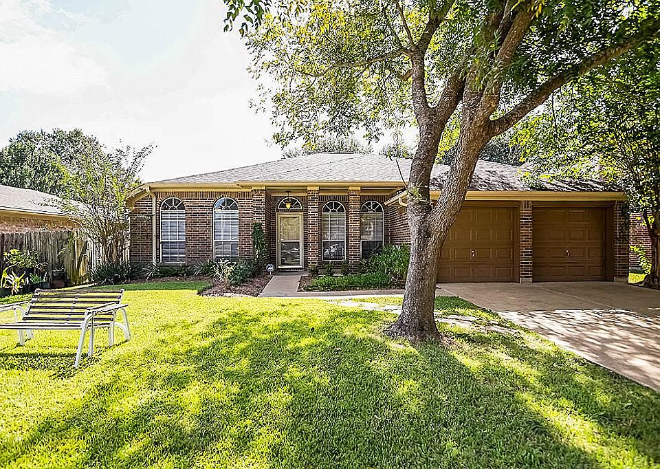 1st image of 22755 Red River Dr