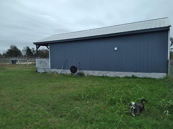 4th image of 327 Old Highway 20 E