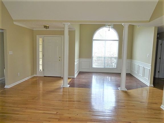 2nd image of 305 Wynbrook Dr