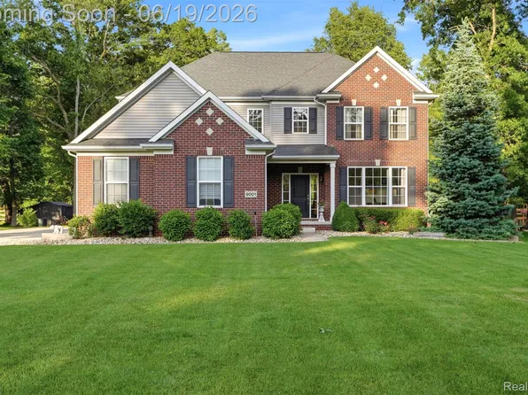9001 Van Dusen Ct, South Lyon, MI 48178
