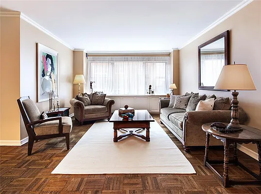 Sold by Warburg | media 12