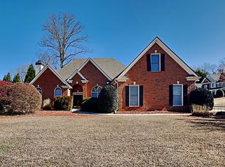 820 Sentry Ridge Xing, Suwanee, GA 30024