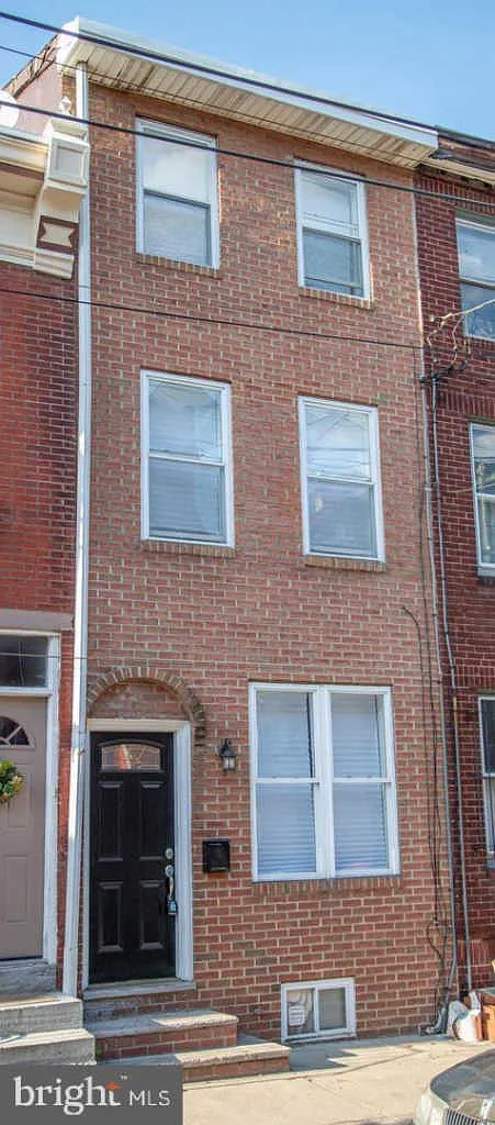 409 Tasker St photo 1
