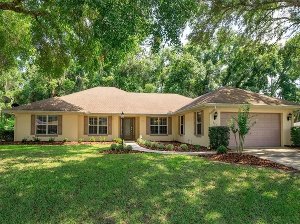 847 Berryhill Cir, Fruitland Park, FL 34731