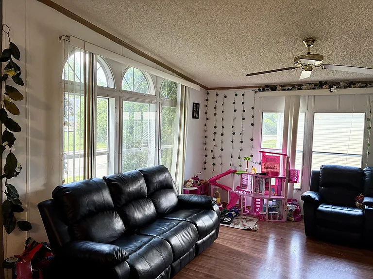 840 Bel Air Ln — Photo 4