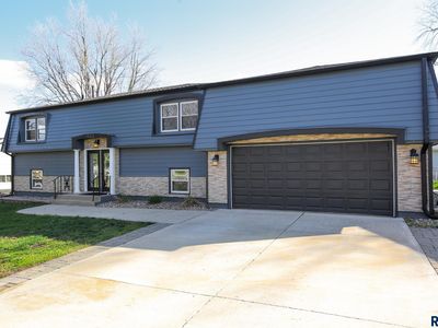 4212 S Hickory Hill Rd, Sioux Falls, SD, 57103