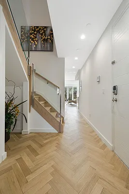 Sold by Bold New York | media 19