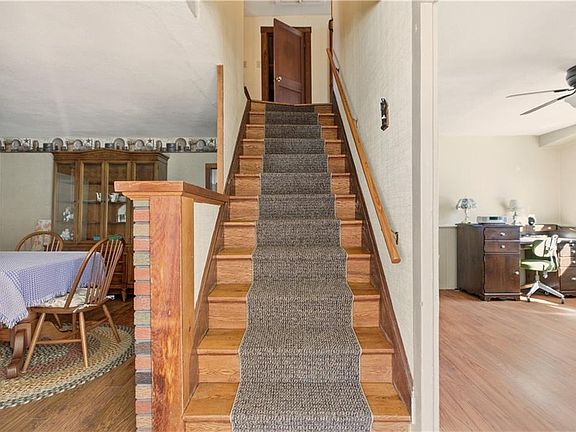 3rd image of 13 Shippee Schoolhouse Rd