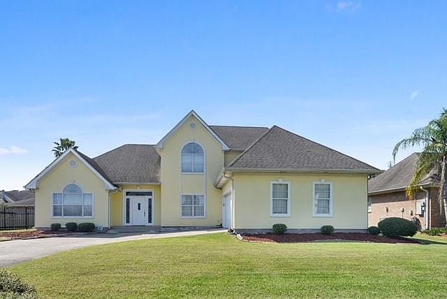 1st image of 3704 Lake Timberlane Dr