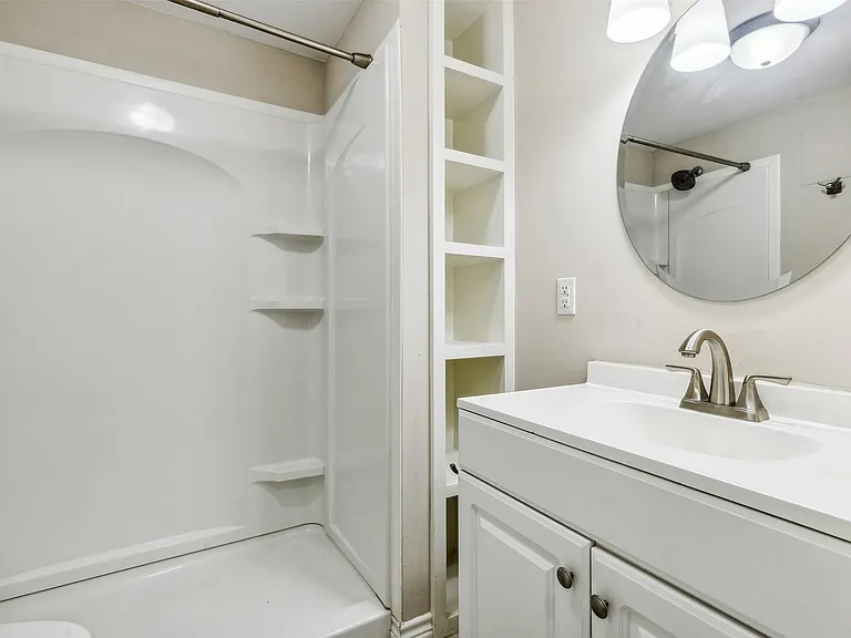 5805 Tracyne Dr — Photo 19