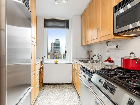 245 E 54th St APT 22M, New York, NY 10022
