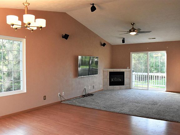 5th image of 7520 Creek Bnd