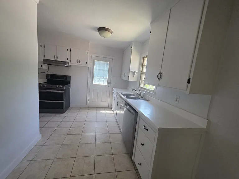 3247 NW 47th St — Photo 17