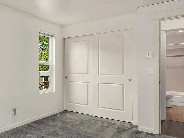 718 Kirkland Cir #301 — Photo 4