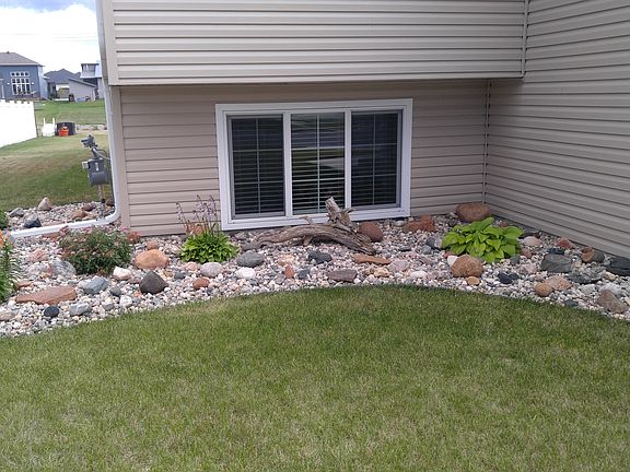 3rd image of 951 46th Ave W