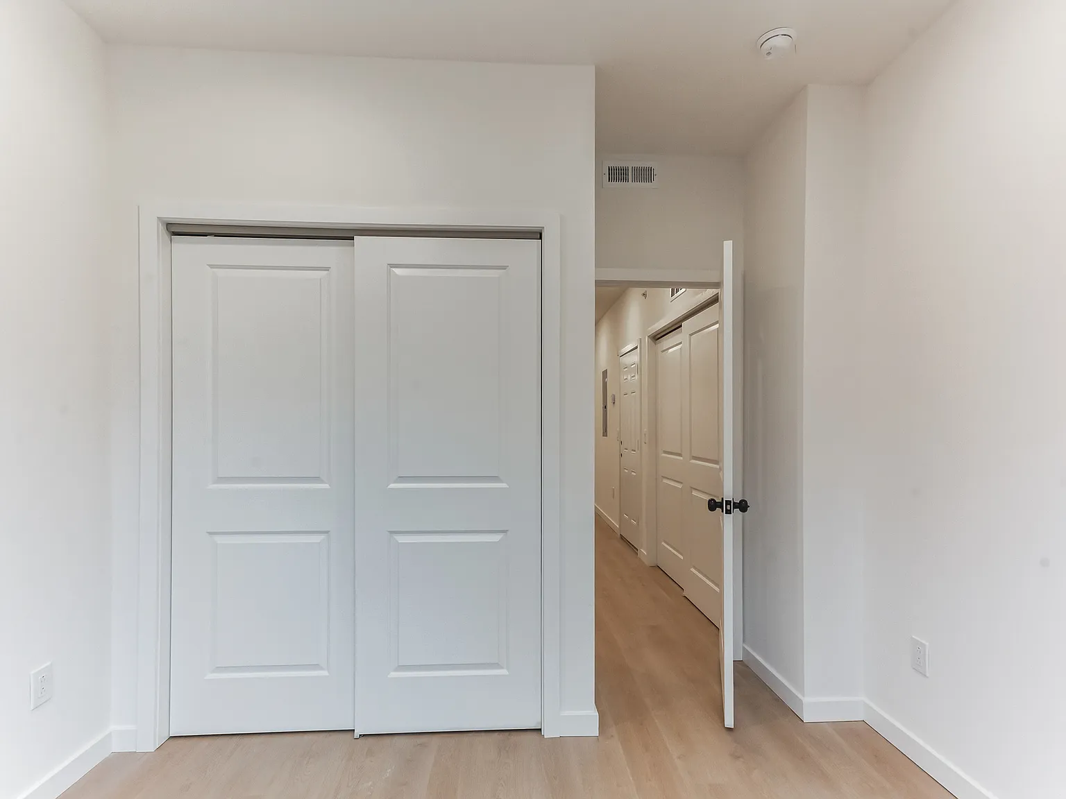 2 bed, 915 sqft, $1,795 — Photo 4