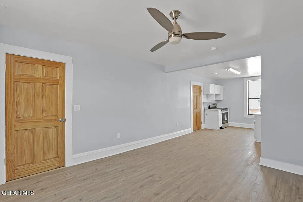 2 bed, 1.0 bath, 900 sqft, $925 — Photo 2