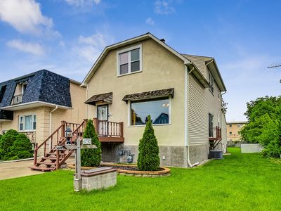 6730 W Dakin St, Chicago, IL, 60634