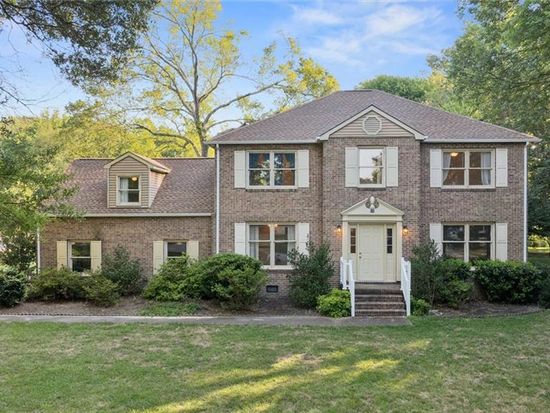 40 Valmoore Dr, Poquoson, VA 23662